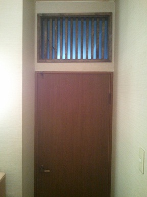 名古屋市昭和区　ドアの風通しをよくするリフォーム